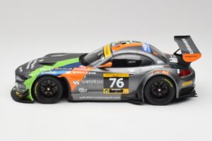 BMW Z4 E89 GT3 #76 Schubert Motorsport Dubai 24 Hours 2014 Minichamps 1:18 151142376 Metal - imagem 3 de 6