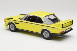 BMW 3.0 CSL E9 Amarelo Minichamps 1:18 180029028 Metal - imagem 7 de 8