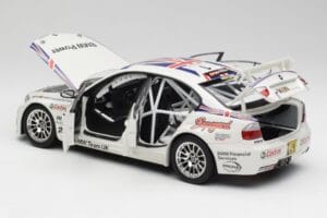 BMW E90 320si #1 A. Priaulx WTCC Champion 2006 Kyosho 1:18 80430429067 Metal - imagem 5 de 8