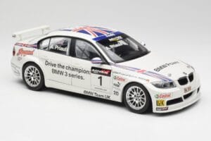 BMW E90 320si #1 A. Priaulx WTCC Champion 2006 Kyosho 1:18 80430429067 Metal - imagem 6 de 8