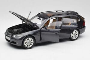 BMW 330i E91 Touring Cinzento Escuro Kyosho 1:18 80430394360 Metal - imagem 2 de 8