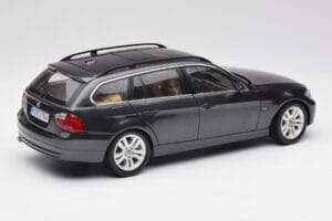 BMW 330i E91 Touring Cinzento Escuro Kyosho 1:18 80430394360 Metal - imagem 3 de 8