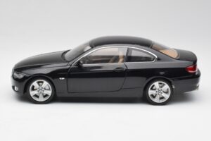 BMW 3 E92 Coupe Preto Kyosho 1:18 80430407222 Metal - imagem 4 de 8