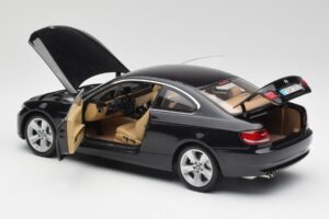 BMW 3 E92 Coupe Preto Kyosho 1:18 80430407222 Metal - imagem 5 de 8