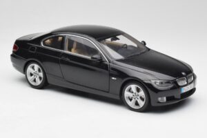 BMW 3 E92 Coupe Preto Kyosho 1:18 80430407222 Metal - imagem 6 de 8