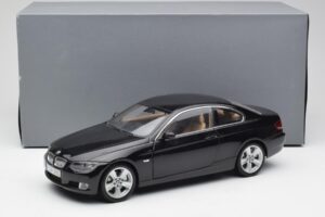 BMW 3 E92 Coupe Preto Kyosho 1:18 80430407222 Metal - imagem 8 de 8