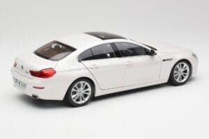 BMW 6 F06 Gran Coupe Mineral Branco Paragon 1:18 80432218741 Metal - imagem 3 de 8