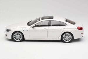 BMW 6 F06 Gran Coupe Mineral Branco Paragon 1:18 80432218741 Metal - imagem 4 de 8