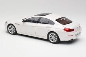 BMW 6 F06 Gran Coupe Mineral Branco Paragon 1:18 80432218741 Metal - imagem 7 de 8