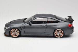 BMW M4 F82 GTS Frozen Cinzento Minichamps 1:18 80432411555 Metal - imagem 4 de 8