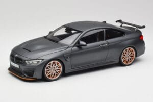 BMW M4 F82 GTS Frozen Cinzento Minichamps 1:18 80432411555 Metal