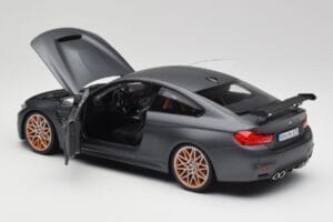 BMW M4 F82 GTS Frozen Cinzento Minichamps 1:18 80432411555 Metal - imagem 5 de 8