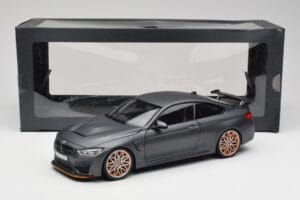 BMW M4 F82 GTS Frozen Cinzento Minichamps 1:18 80432411555 Metal - imagem 8 de 8