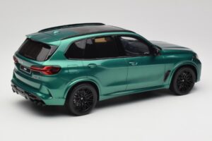 BMW X5 M G05 Competition Isle of Man Green GT Spirit 1:18 GT490 Resina - imagem 2 de 6