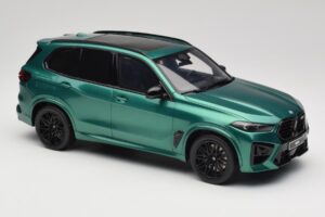 BMW X5 M G05 Competition Isle of Man Green GT Spirit 1:18 GT490 Resina - imagem 4 de 6