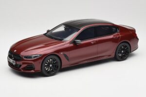 BMW M850i G15 M Performance Melbourne Red Metallic GT Spirit 1:18 GT493 Resina