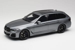 BMW G61 530e M Sport Touring Mineral Cinzento GT Spirit 1:18 GT485 Resina