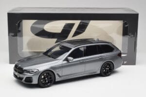 BMW G61 530e M Sport Touring Mineral Cinzento GT Spirit 1:18 GT485 Resina - imagem 6 de 6