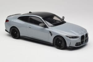 BMW M4 G82 Brooklyn Cinzento Minichamps 1:18 155020124 Metal - imagem 4 de 6