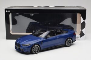 BMW M4 G82 Cabriolet Frozen Portimao Blue Minichamps 1:18 155021030 Metal - imagem 6 de 6