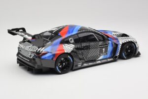 BMW M4 GT3 G82 #1 Test Version 2021 Minichamps 1:18 113222003 Metal - imagem 3 de 8