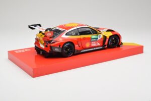 BMW M4 GT3 G82 #31 S. van der Linde Team Schubert DTM Champion 2022 Minichamps 1:18 113222331 Metal - imagem 3 de 8