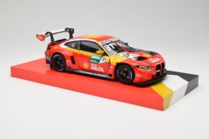BMW M4 GT3 G82 #31 S. van der Linde Team Schubert DTM Champion 2022 Minichamps 1:18 113222331 Metal - imagem 6 de 8