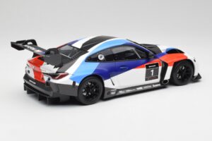 BMW M4 GT3 Presentation Car 2021 Minichamps 1:18 155212000 Metal - imagem 2 de 6