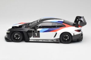 BMW M4 GT3 Presentation Car 2021 Minichamps 1:18 155212000 Metal - imagem 3 de 6
