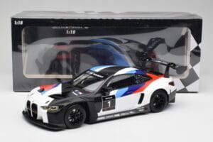 BMW M4 GT3 Presentation Car 2021 Minichamps 1:18 155212000 Metal - imagem 6 de 6