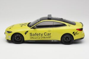 BMW M4 G82 MotoGP Safety Car Minichamps 1:18 155020126 Metal - imagem 3 de 6