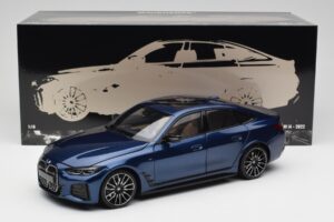 BMW i4 M50 G26 Portimao Blue Minichamps 1:18 110023012 Metal - imagem 8 de 8