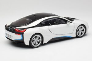 BMW i8 Crystal Branco Paragon 1:18 80432336841 Metal - imagem 3 de 8