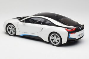 BMW i8 Crystal Branco Paragon 1:18 80432336841 Metal - imagem 7 de 8