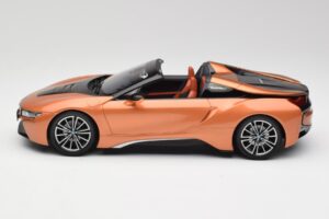 BMW i8 Roadster E-Cobre Minichamps 1:18 80432454784 Metal - imagem 3 de 6
