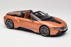 BMW i8 Roadster E-Cobre Minichamps 1:18 80432454784 Metal - imagem 4 de 6