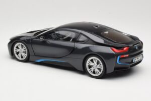 BMW i8 Sophisto Grey Minichamps 1:18 80432336842 Metal - imagem 7 de 8