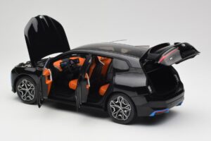 BMW iX Sapphire Black Minichamps 1:18 110023101 Metal - imagem 5 de 8