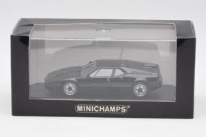 BMW M1 Preto Minichamps 1:43 940025021 Metal - imagem 4 de 4