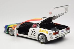 BMW M1 #72 BMW France Zol Auto B. Rousselot / J. Servanin 24 Hours of Le Mans 1981 Minichamps 1:18 180812972 Metal - imagem 5 de 8