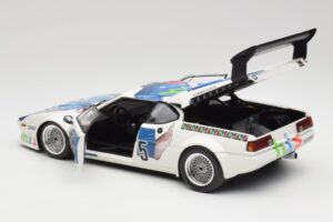 BMW M1 Cassani Racing Team #55 M. Winkelhock Procar Series 1979 Minichamps 1:18 180802955 Metal - imagem 5 de 8