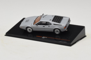 BMW M1 Cinzento IXO 1:43 CLC602N Metal - imagem 3 de 4