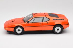 BMW M1 Laranja Minichamps 1:18 80432411549 Metal - imagem 4 de 8