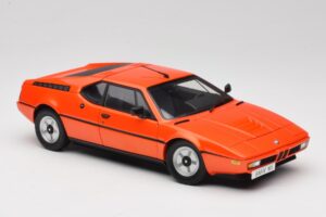 BMW M1 Laranja Minichamps 1:18 80432411549 Metal - imagem 6 de 8