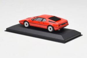 BMW M1 Vermelho Minichamps 1:43 430025022 Metal - imagem 3 de 4