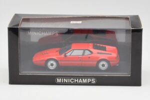 BMW M1 Vermelho Minichamps 1:43 430025022 Metal - imagem 4 de 4