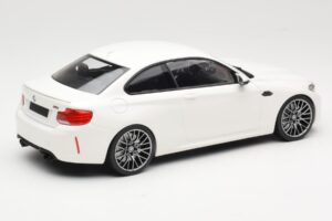 BMW M2 Competition F87 Branco Minichamps 1:18 155028000 Metal - imagem 2 de 6