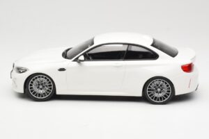 BMW M2 Competition F87 Branco Minichamps 1:18 155028000 Metal - imagem 3 de 6