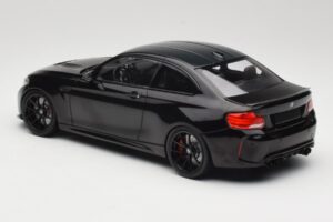BMW M2 CS F87 Preto Metallic com jantes pretas Minichamps 1:18 155021026 Metal - imagem 5 de 6