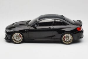 BMW M2 CS F87 Preto Metálico Com Jantes Douradas Minichamps 1:18 155021021 Metal - imagem 3 de 6